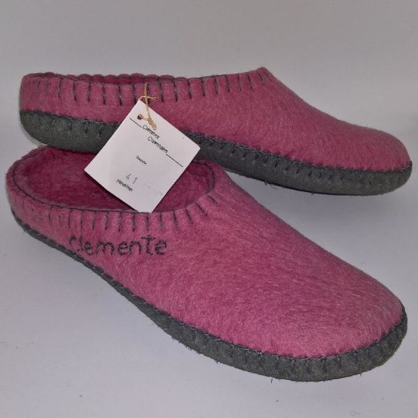 Håndfiltede filtstøvler fra Clemente - Rosa Slippers med Turkise Såler