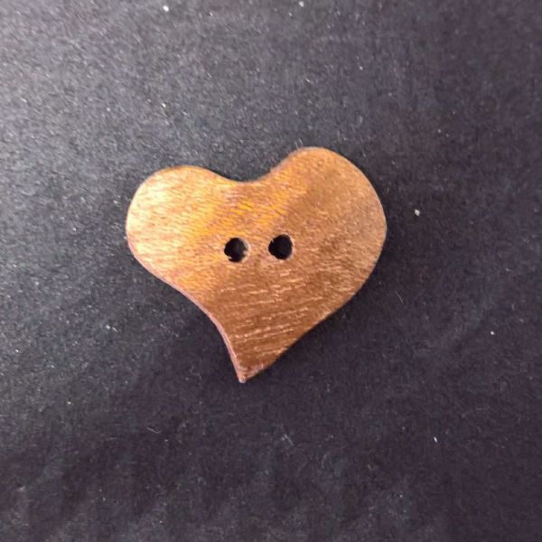 Hjerteformet knap af Mahogni fra Deknofa