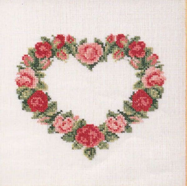 Søde korsstingsbroderier med blomster i hjerte til nålepuder eller projektpose fra Oehlenschläger - 65177 Røde roser