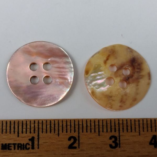 Lyserød/Laks perlemorsknap - 17 mm