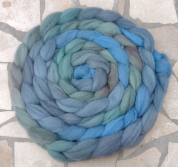 360 gram håndmalet Finuld tops - klar til spinning