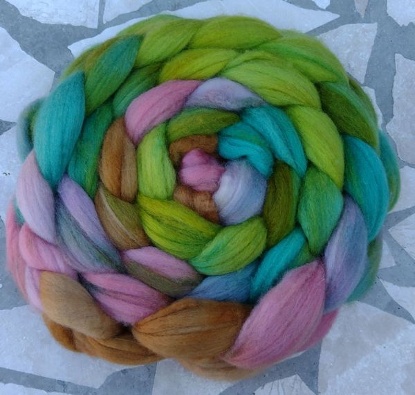 BFL Blueface Leicester tops - 320 gram Håndmalet klar til at spinde